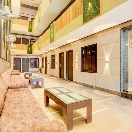 לודהיאנה Super Townhouse Haibowal Chowk מראה חיצוני תמונה