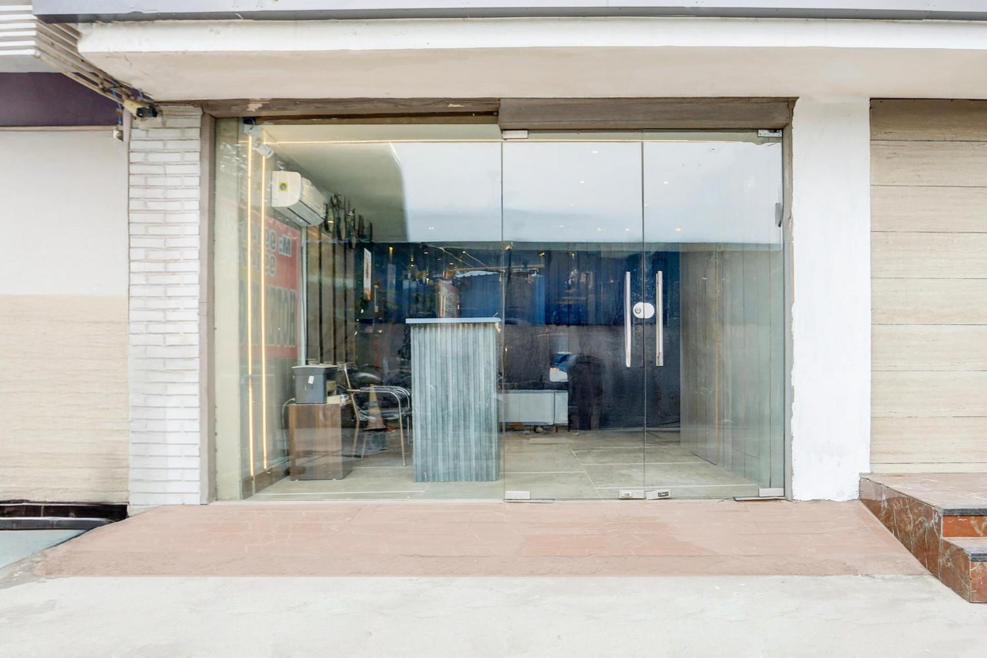 לודהיאנה Super Townhouse Haibowal Chowk מראה חיצוני תמונה