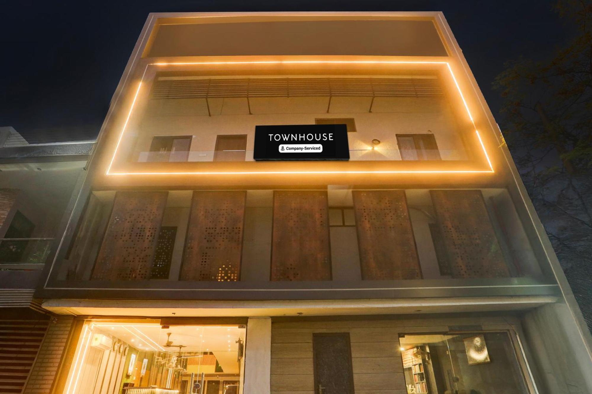 לודהיאנה Super Townhouse Haibowal Chowk מראה חיצוני תמונה