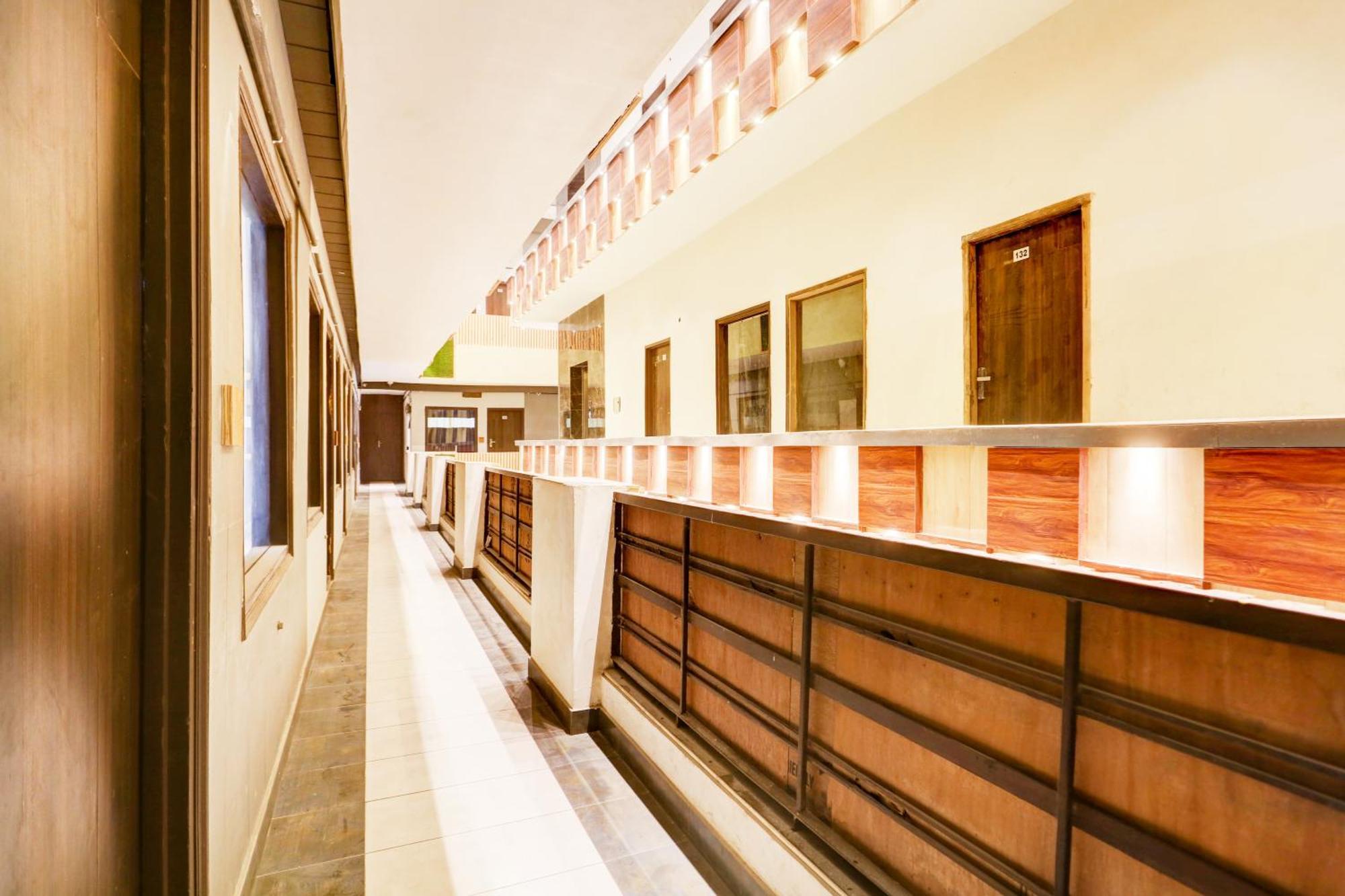 לודהיאנה Super Townhouse Haibowal Chowk מראה חיצוני תמונה
